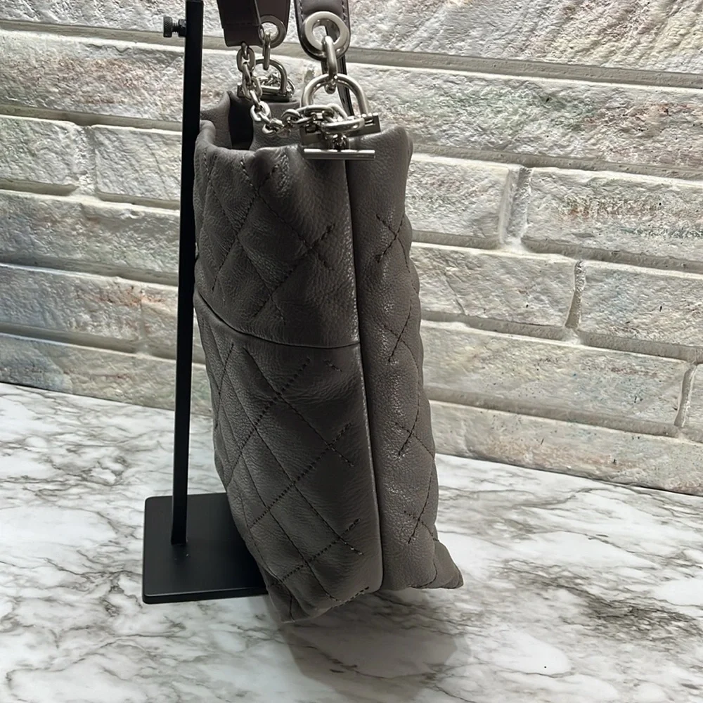 MICHAEL KORS LONI 2 WAY QUILTED LARGE TOTE BAG WITH TAGS. - Picture 4 of 16